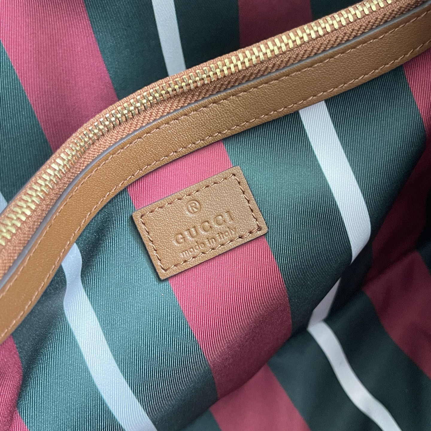 [TOP]Gucci GG Emblem bucket bag - Medium
