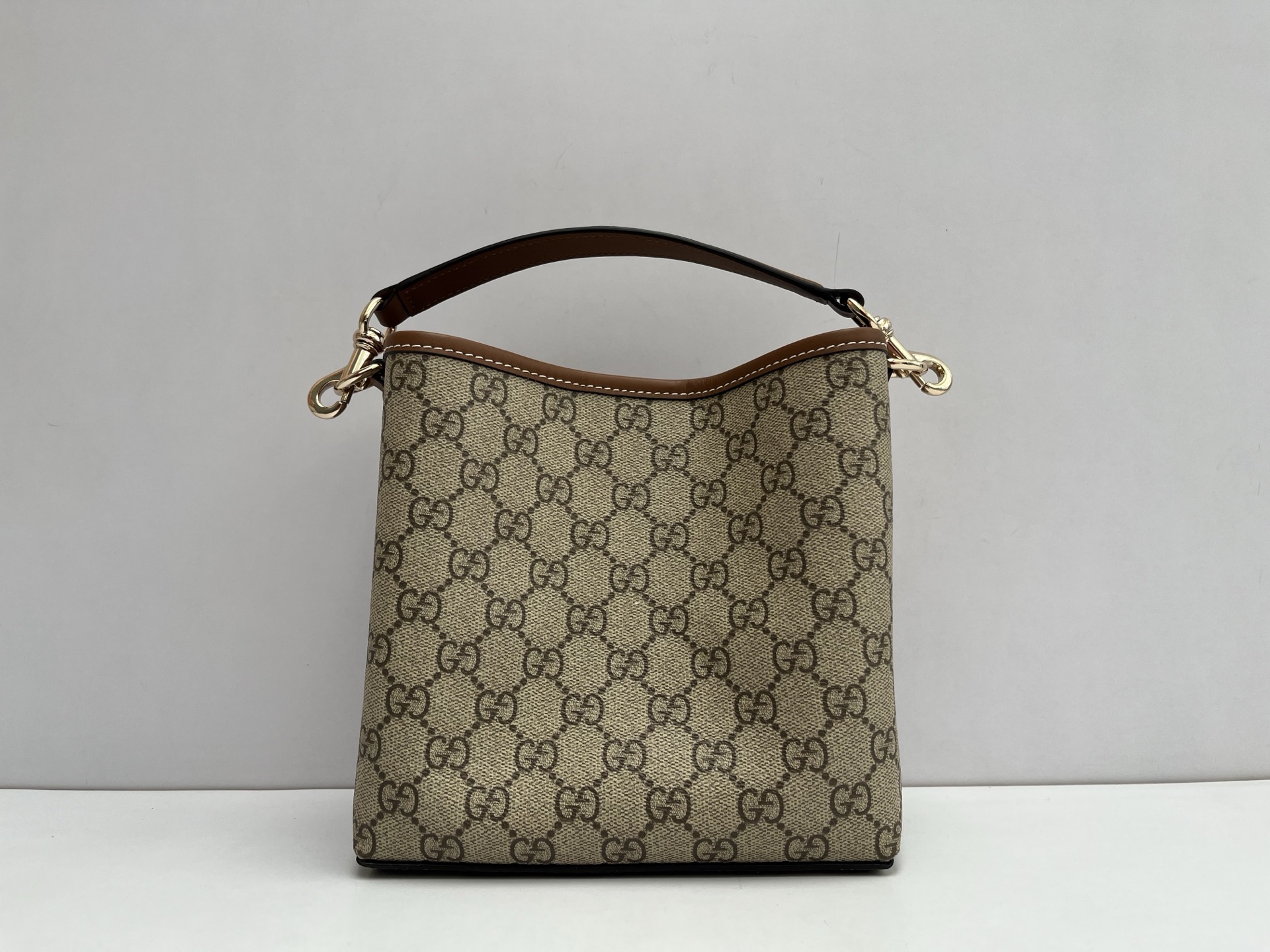 Gucci GG Emblem bucket bag - Small