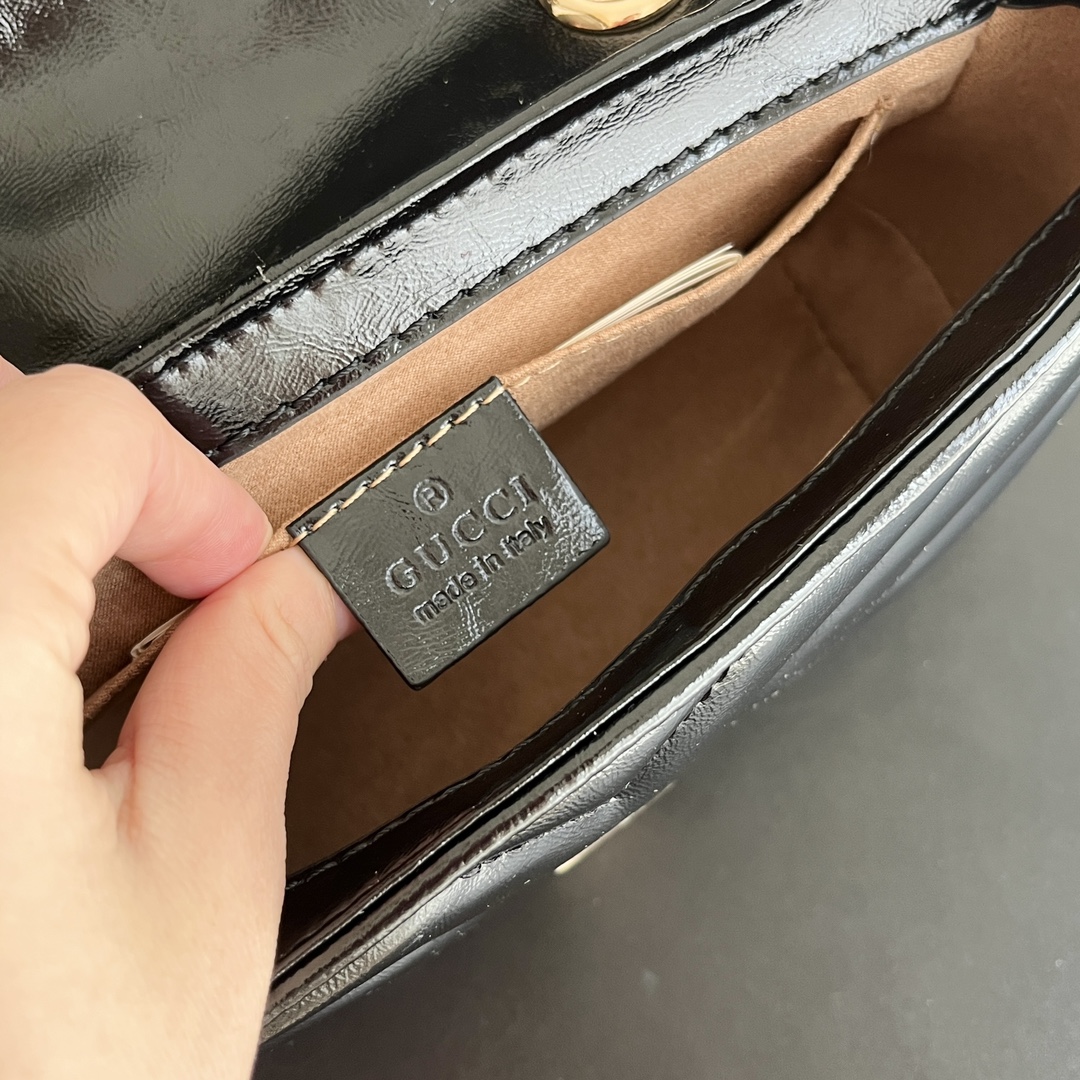 Gucci GG Marmont matelassé leather super small bag
