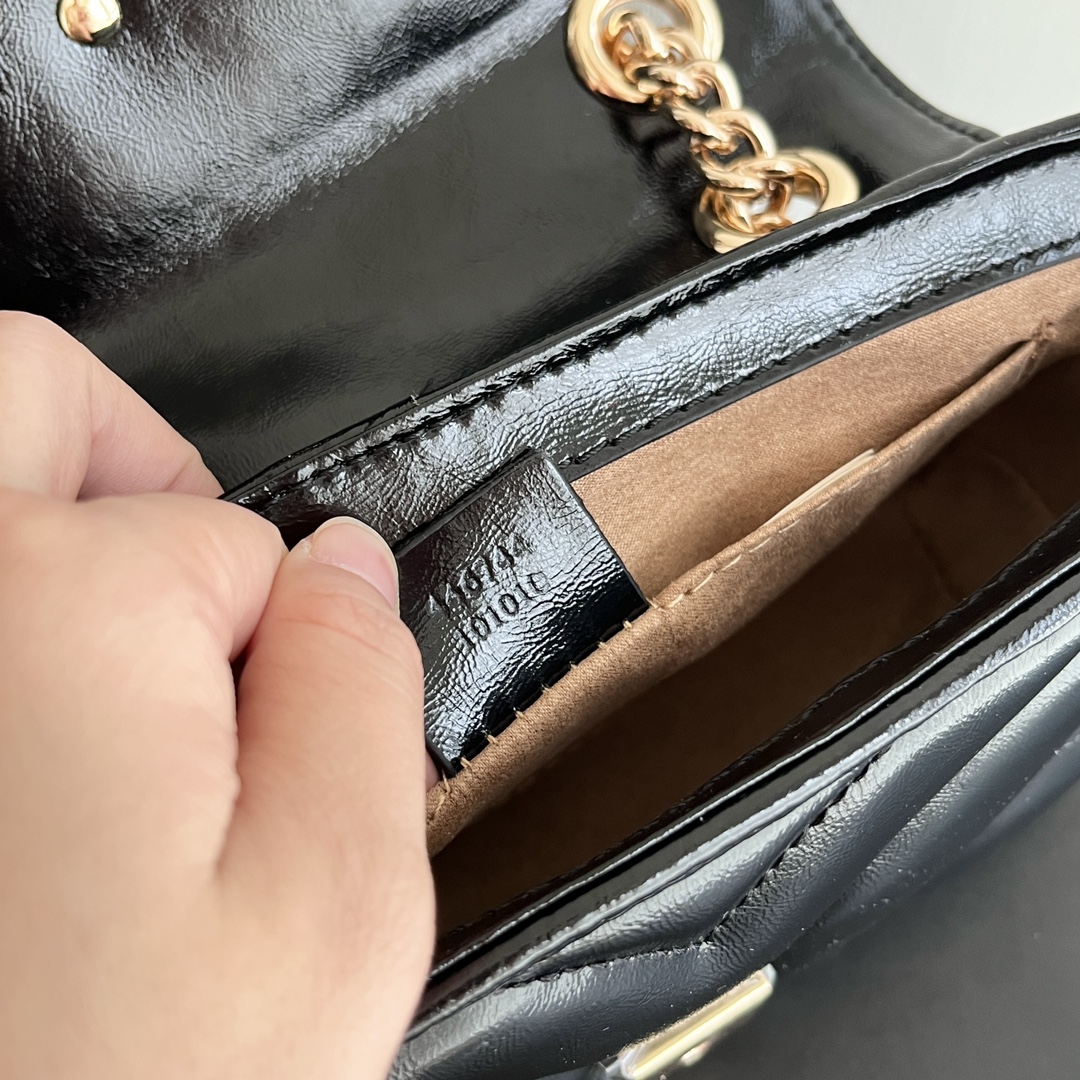 Gucci GG Marmont matelassé leather super small bag