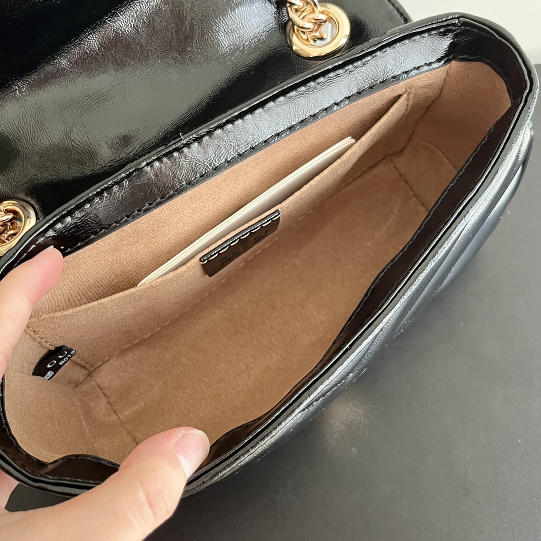 Gucci GG Marmont matelassé leather super small bag