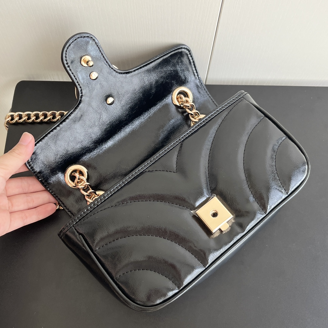 Gucci GG Marmont matelassé leather super small bag