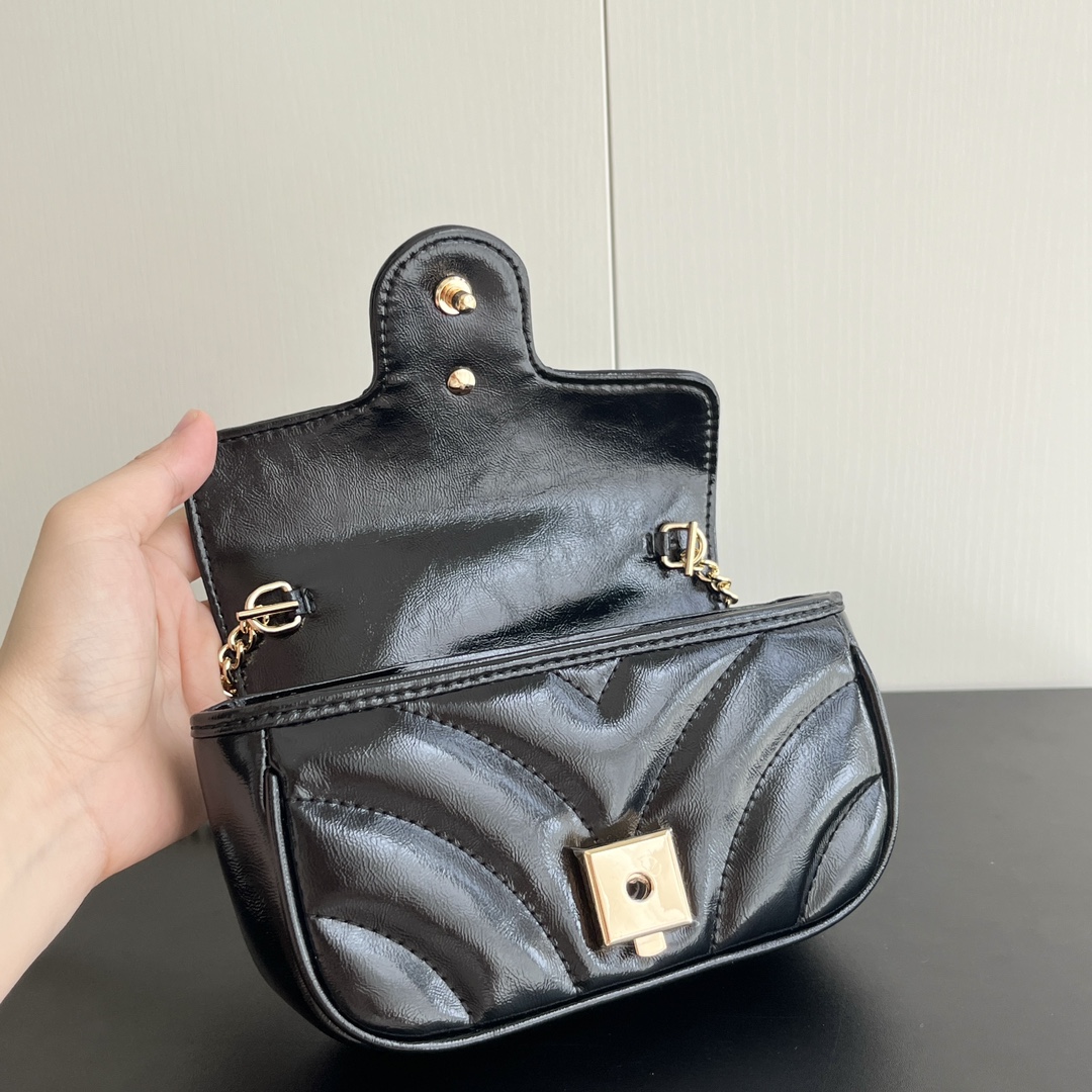 Gucci GG Marmont matelassé leather super mini bag