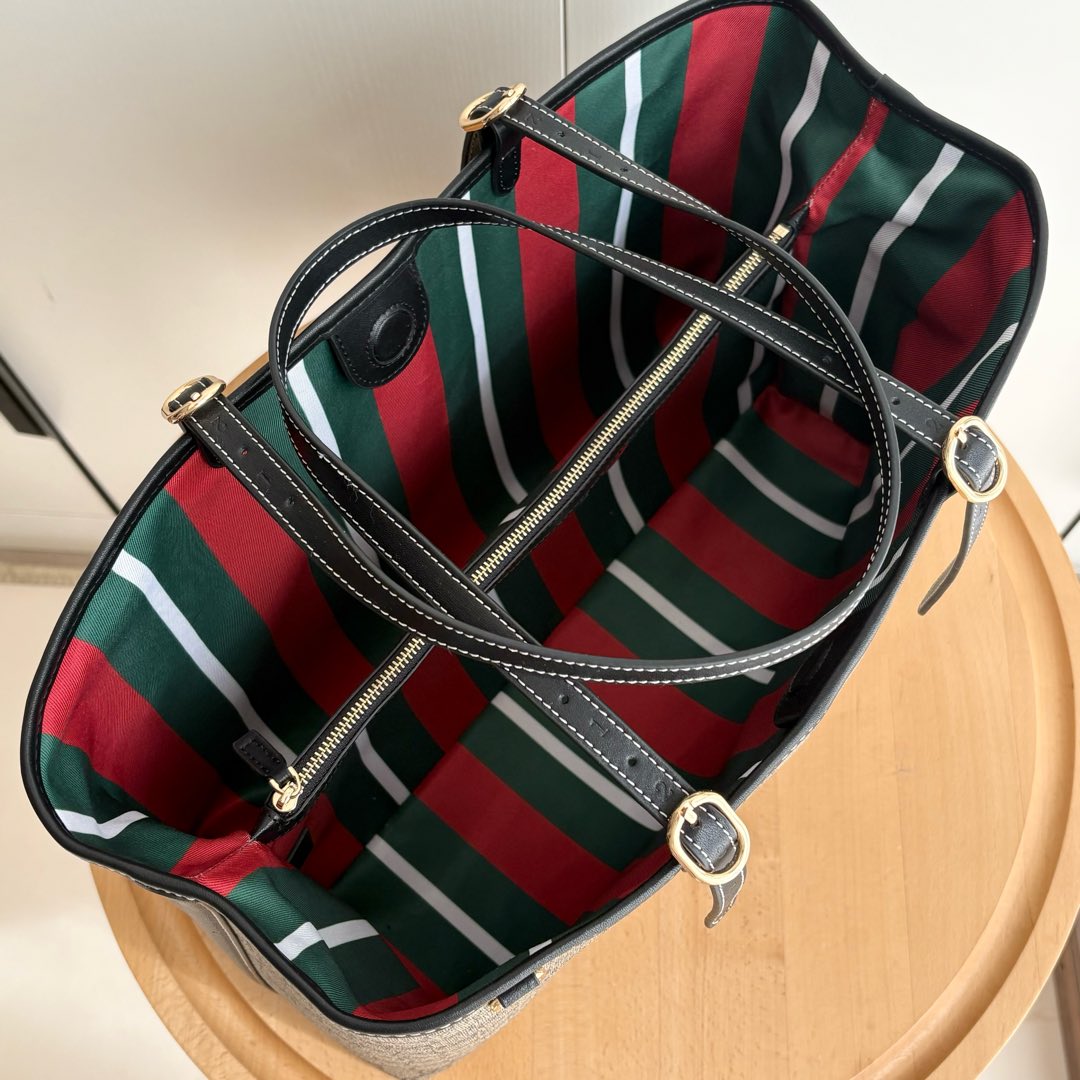 Gucci GG Emblem Large black tote bag