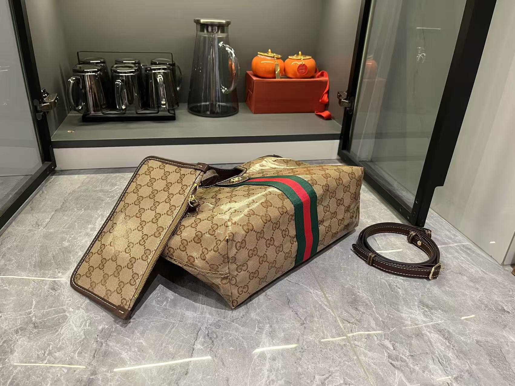 Gucci Giglio Small tote bag varnished GG fabric - Bag
