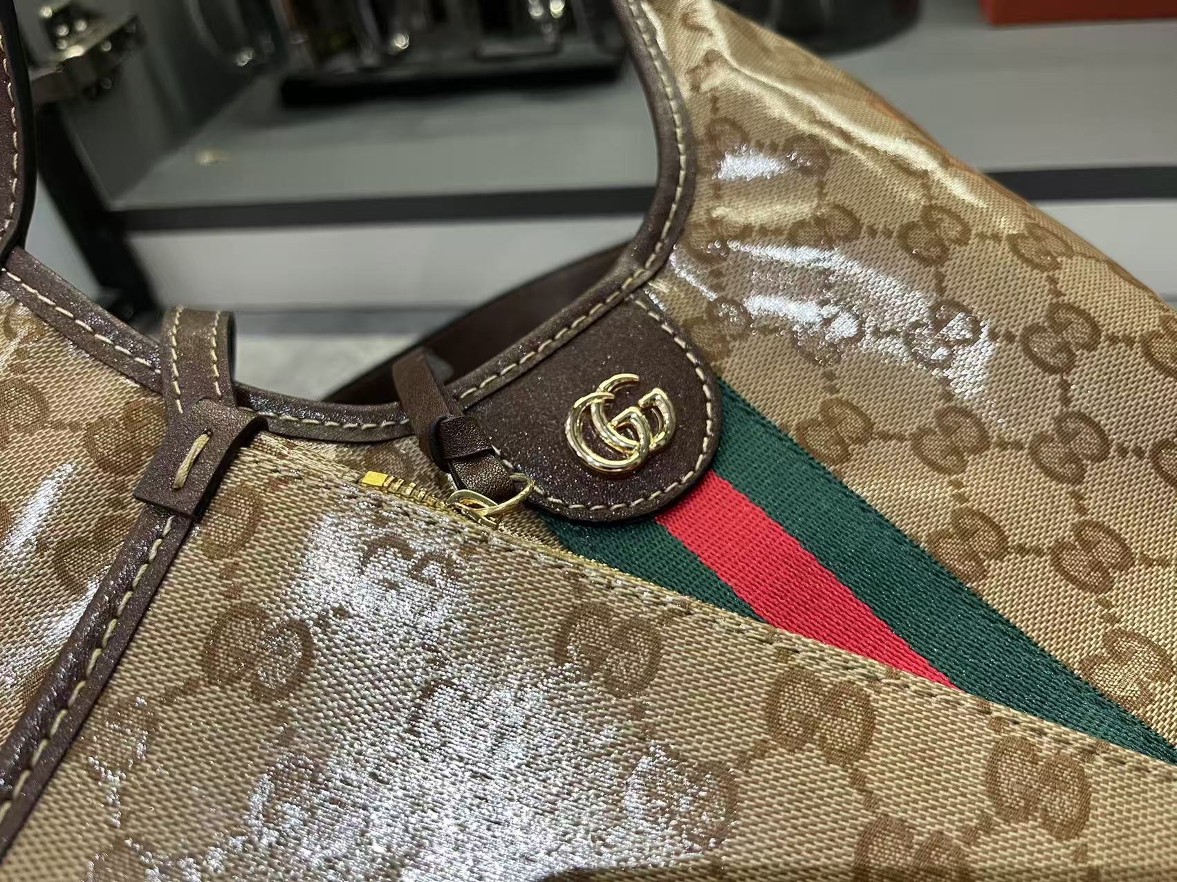 Gucci Giglio Small tote bag varnished GG fabric - Bag