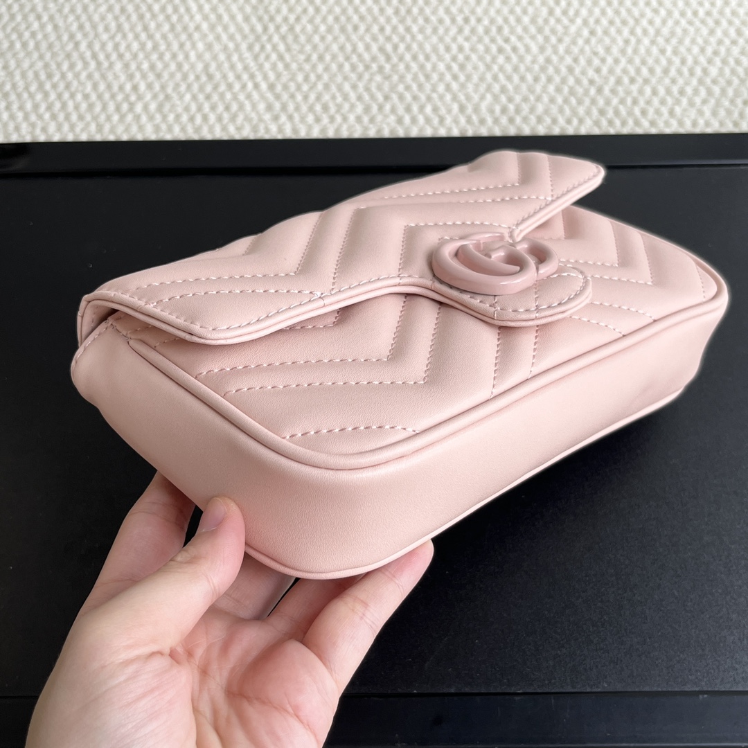 Gucci GG Marmont matelassé leather super mini bag