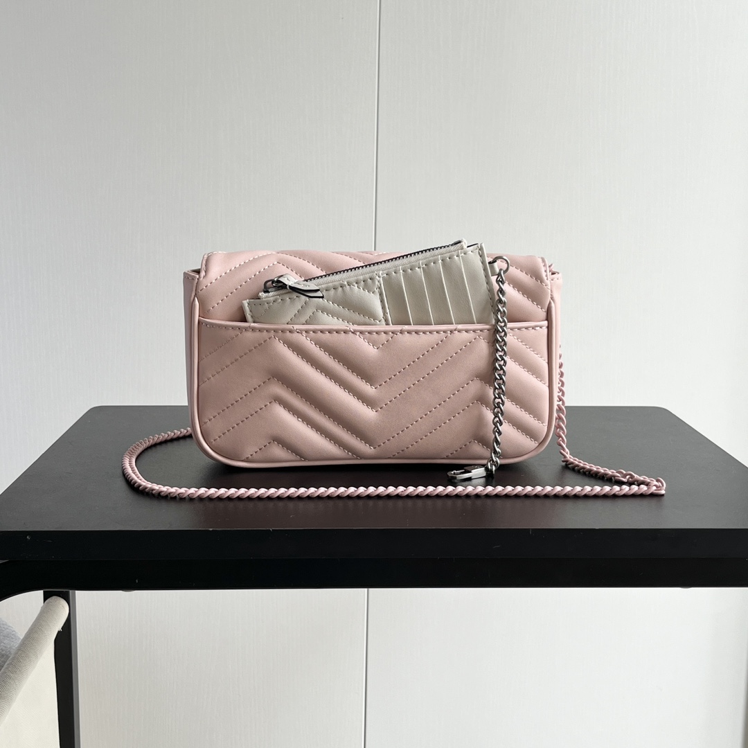 Gucci GG Marmont matelassé leather super mini bag