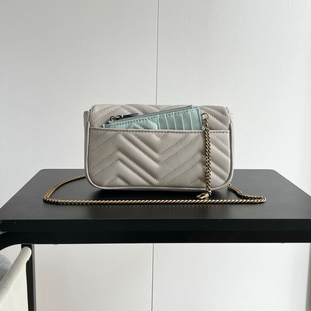 Gucci GG Marmont matelassé leather super mini bag