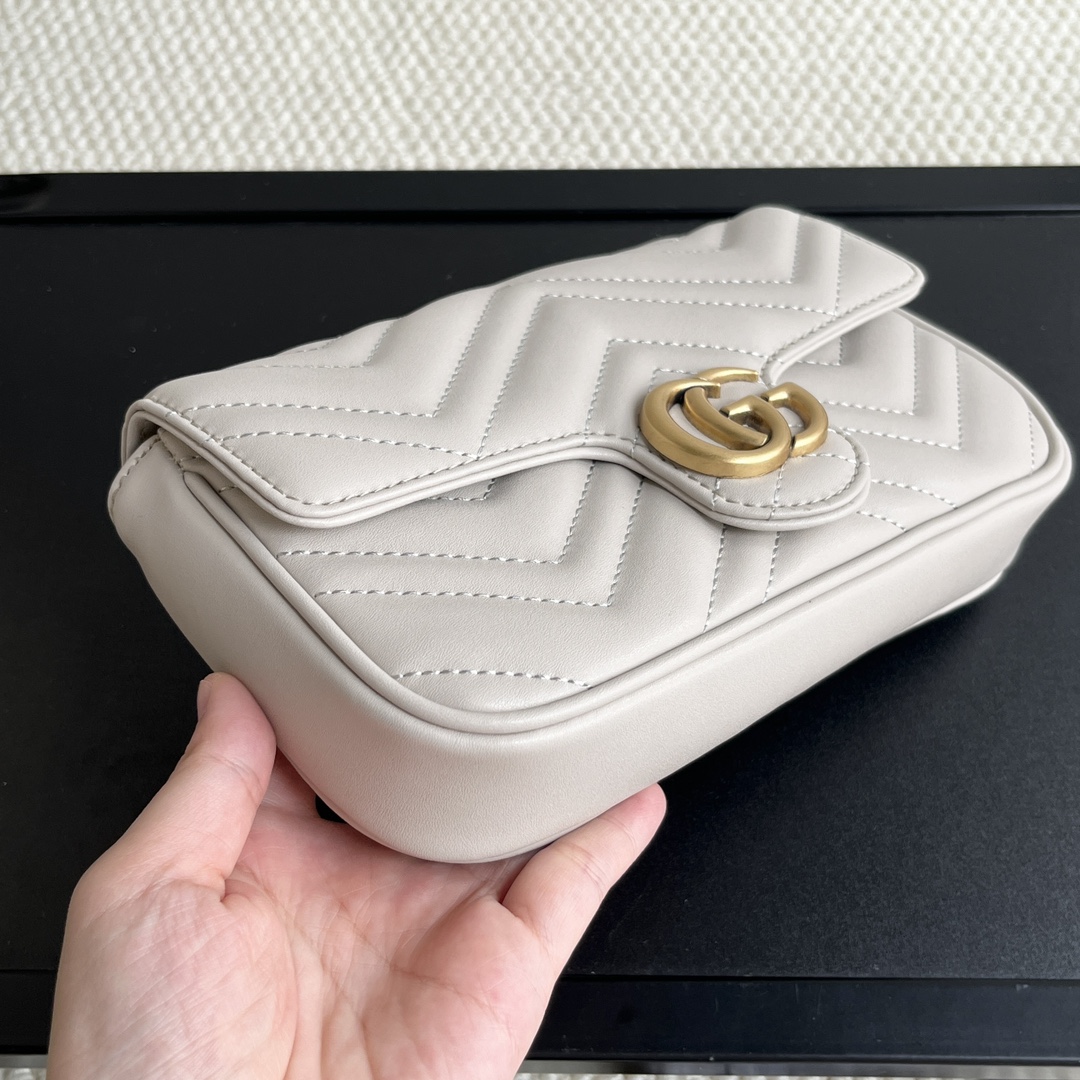 Gucci GG Marmont matelassé leather super mini bag