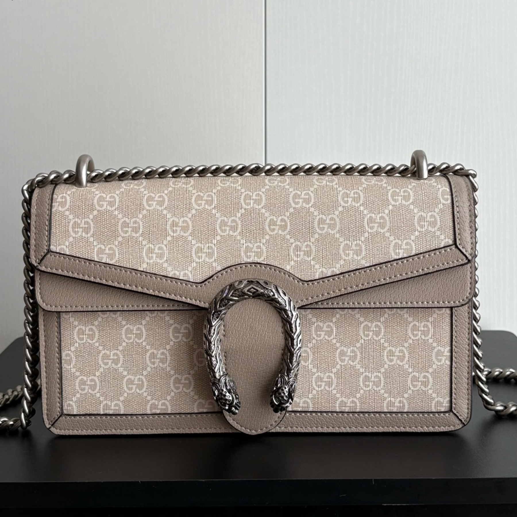 Gucci Dionysus Medium GG-Jacquard Shoulderbag - Beige and white