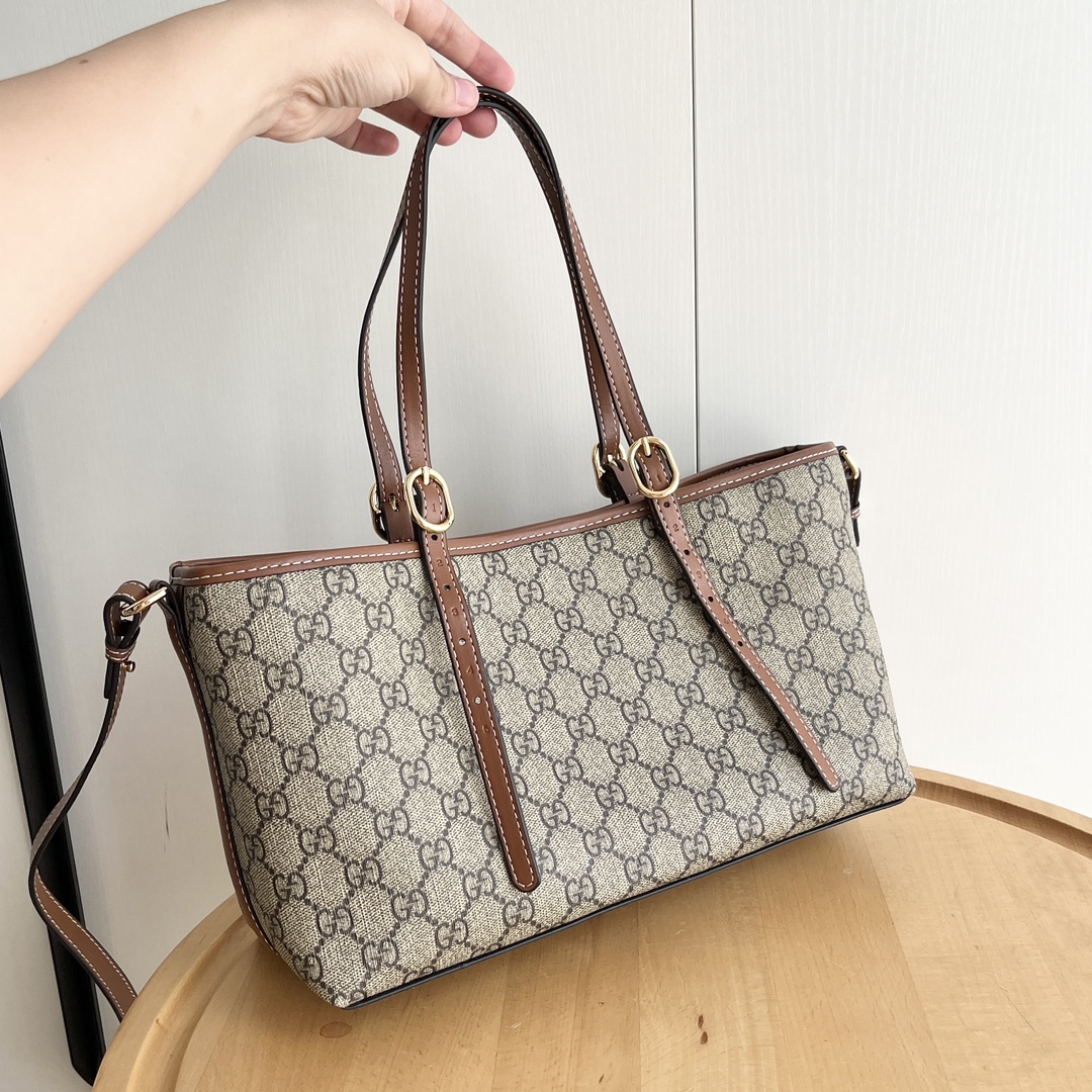 Gucci GG Emblem Medium brown tote bag