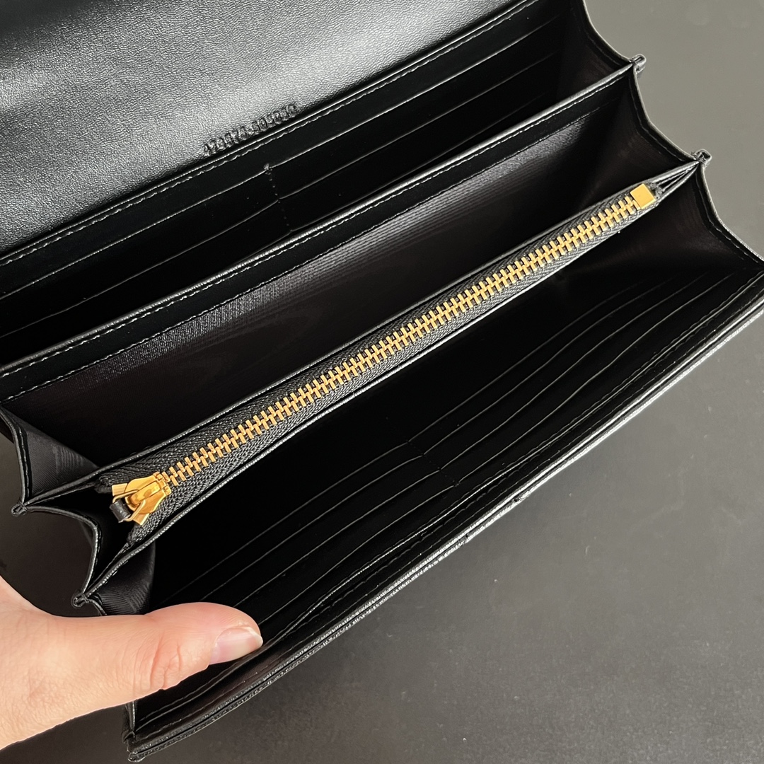 Gucci Marmont Chain Wallet - BlackWallet