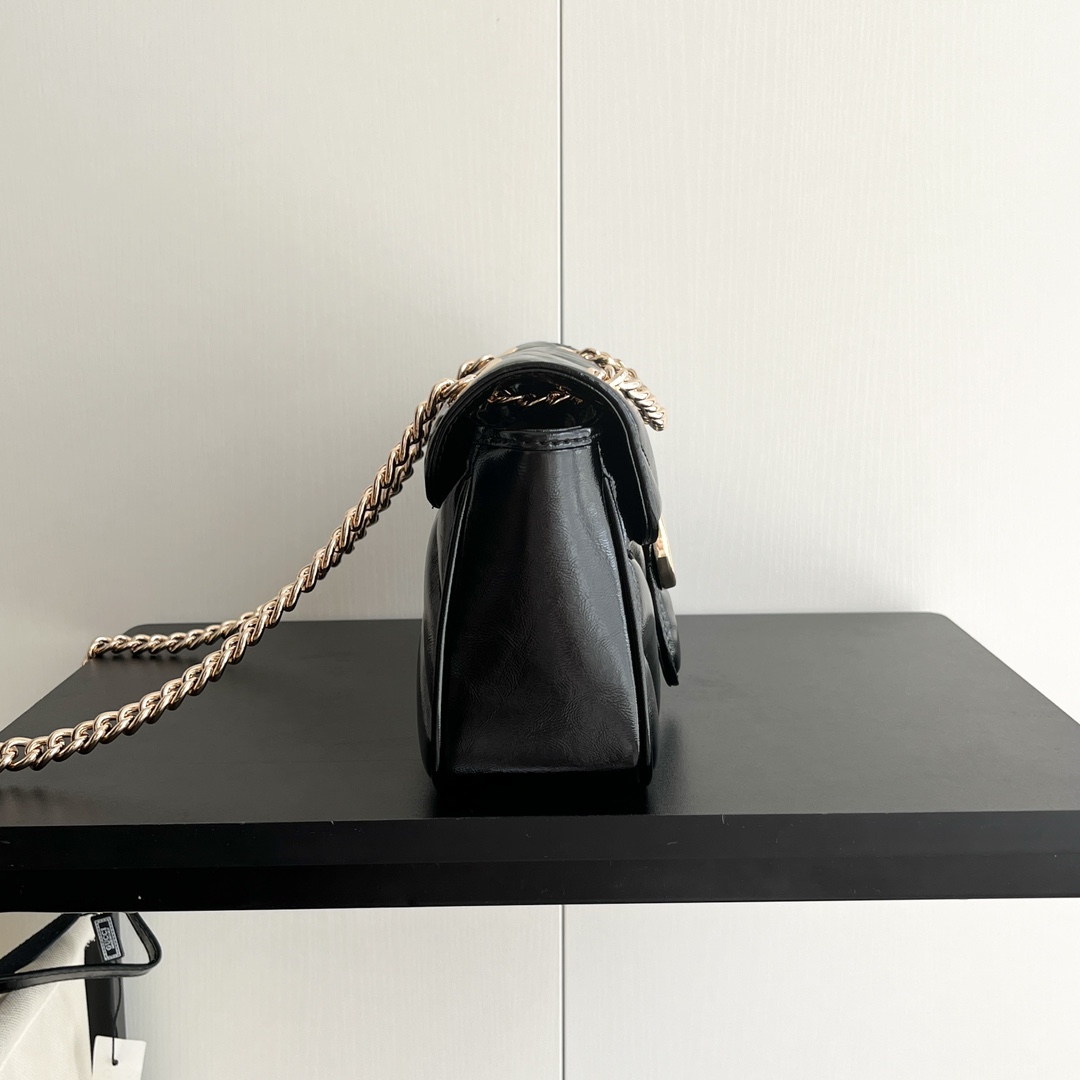 Gucci GG Marmont matelassé leather small bag
