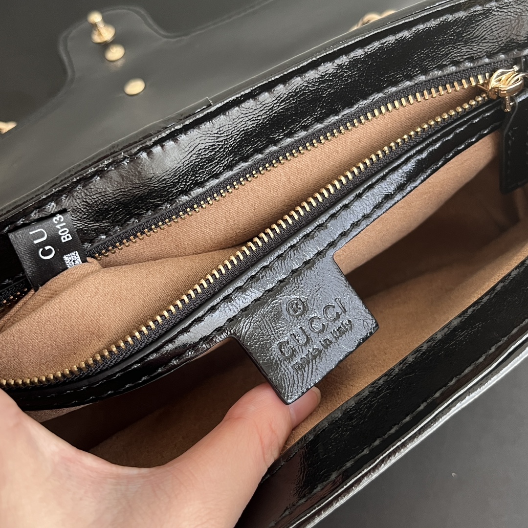 Gucci GG Marmont matelassé leather small bag