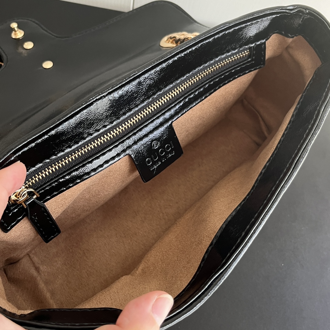 Gucci GG Marmont matelassé leather small bag
