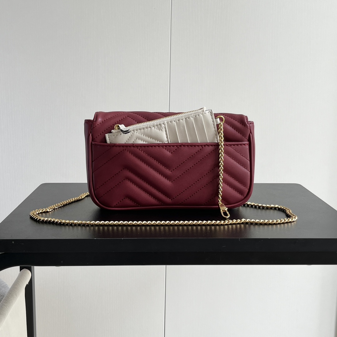 Gucci GG Marmont matelassé leather super mini bag