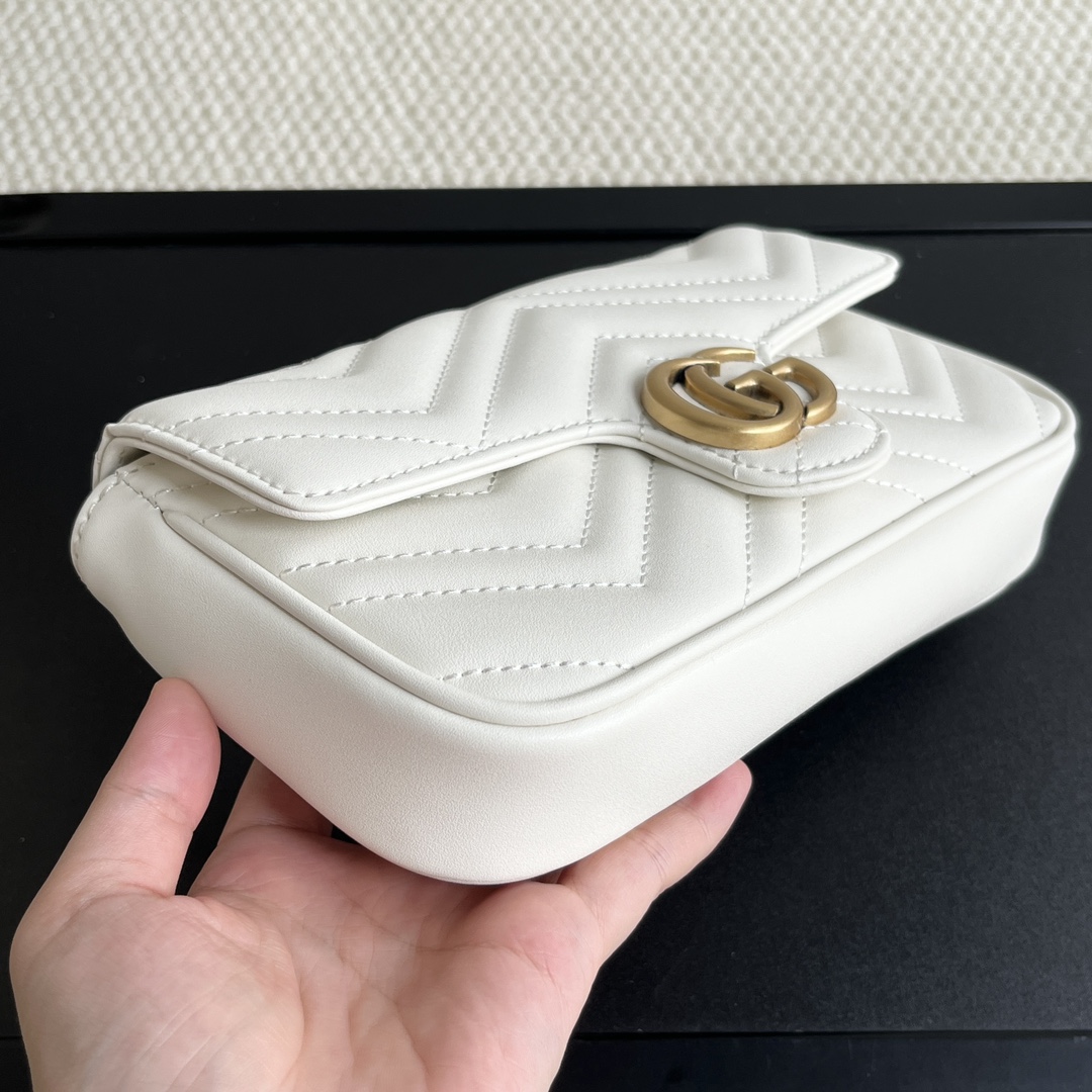 Gucci GG Marmont matelassé leather super mini bag