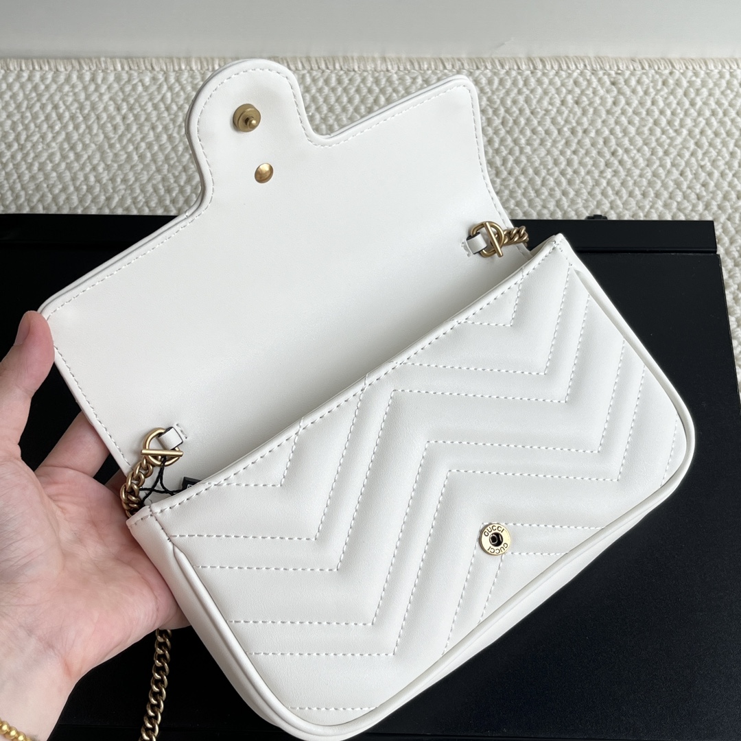 Gucci GG Marmont matelassé leather super mini bag