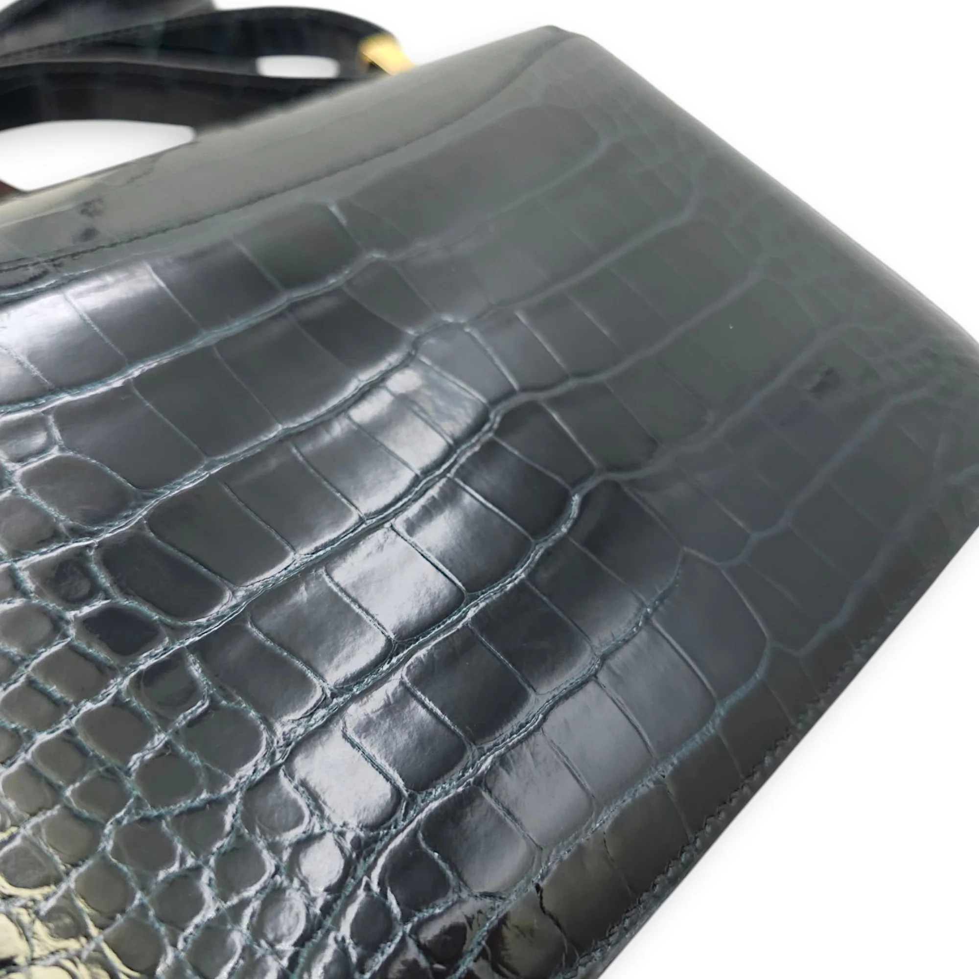 Constance 1 24 Vert Rousseau in Shiny Alligator, Gold hardware