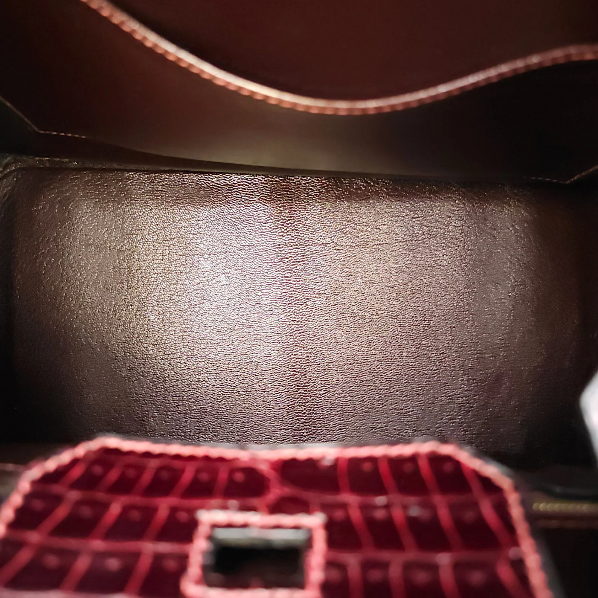 Birkin 30 Bordeaux in Shiny Porosus, Gold hardware