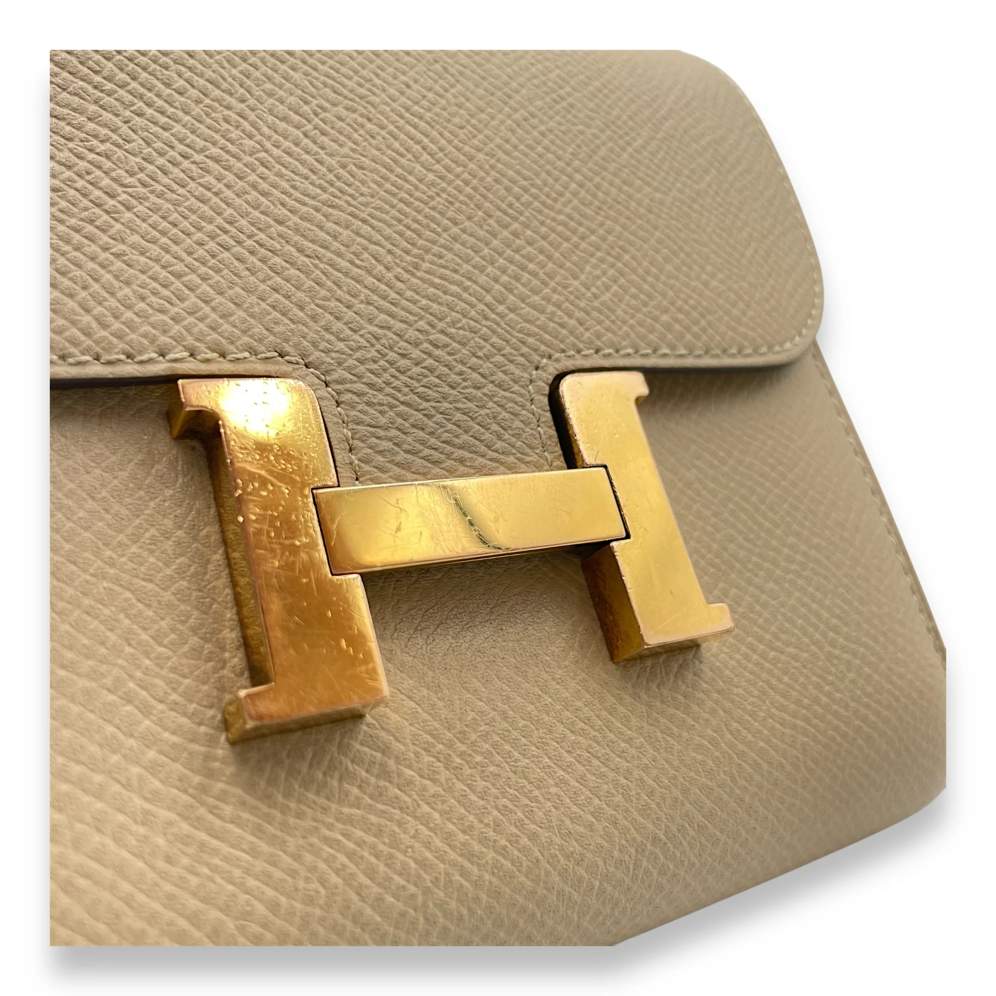 Constance Compact Trench Wallet in Epsom, Gold hardware