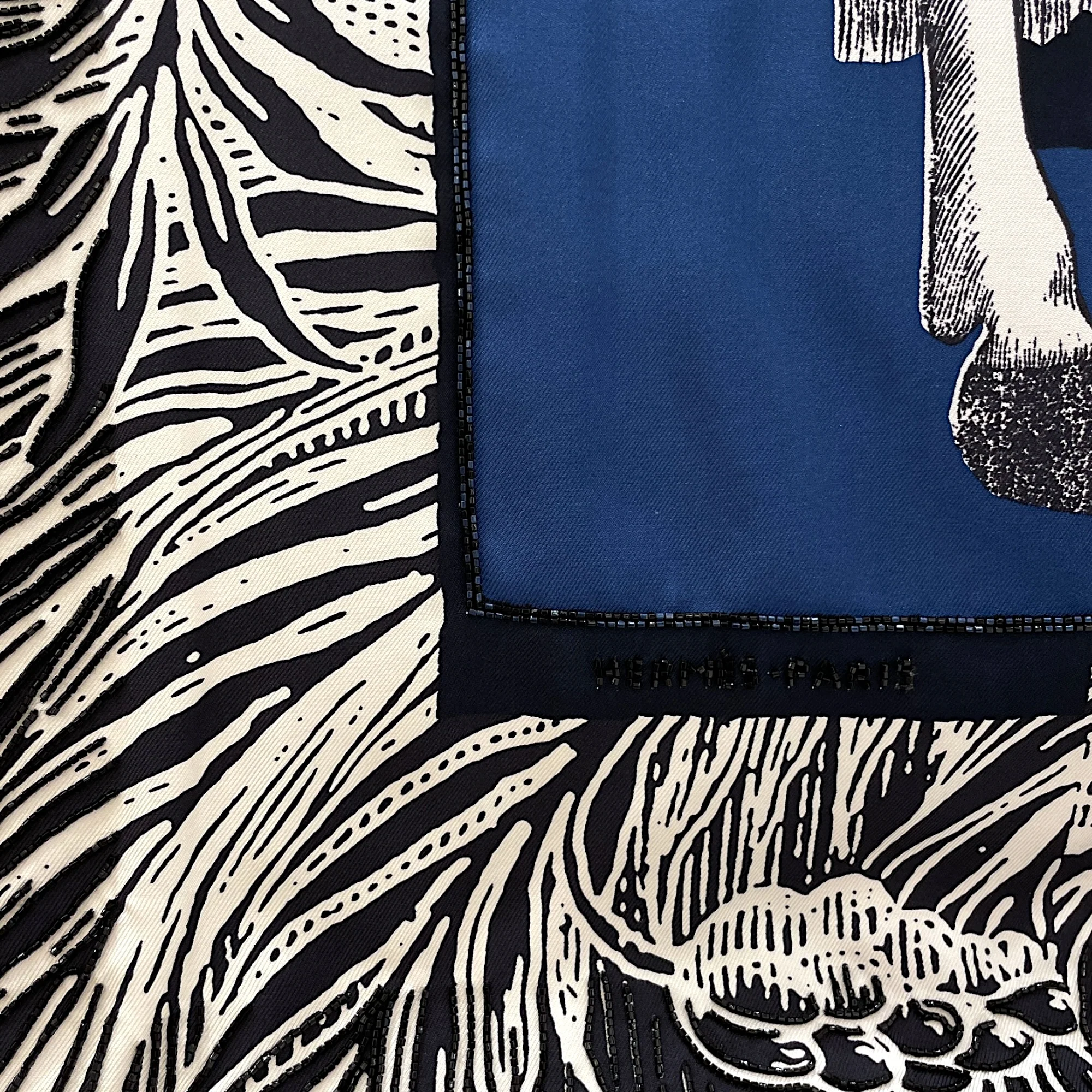 Cavalier Embroided 90 Noir Scarf