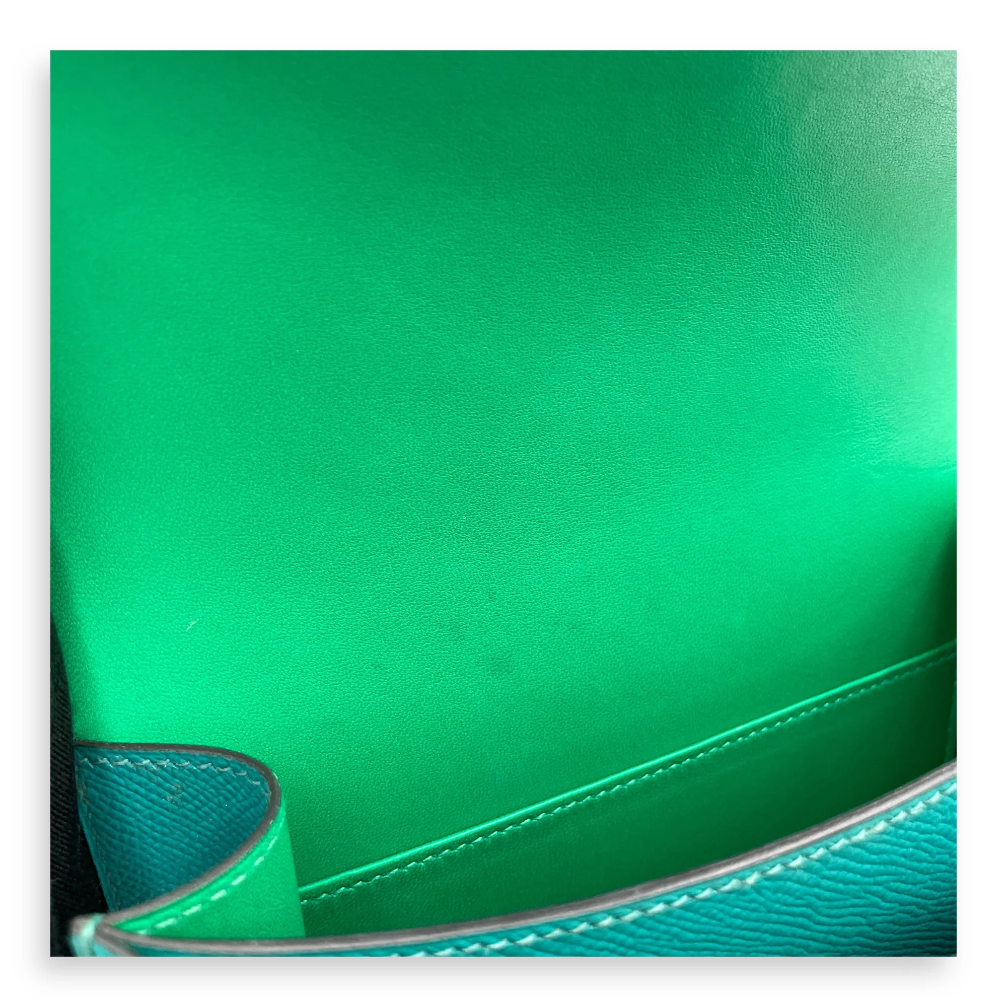 Constance 18 Paon/Menthe in Epsom, Enamel hardware