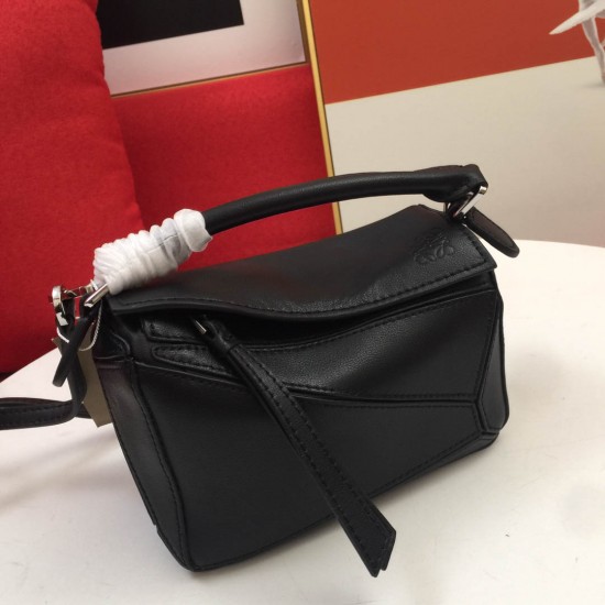 Calfskin Size: 18*12.5*8cm Model: 0150
