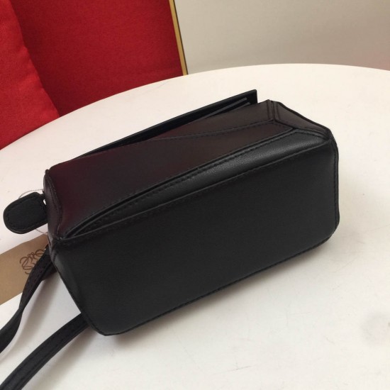 Calfskin Size: 18*12.5*8cm Model: 0150