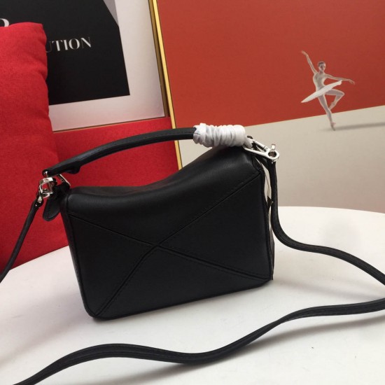 Calfskin Size: 18*12.5*8cm Model: 0150