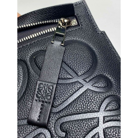 Loewe Size: 29.5x20cm Model: 3040