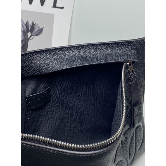 Loewe Size: 29.5x20cm Model: 3040