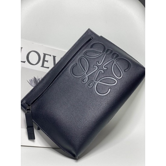 Loewe Size: 29.5x20cm Model: 3040