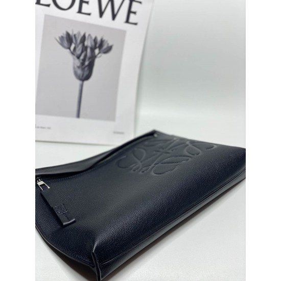 Loewe Size: 29.5x20cm Model: 3040