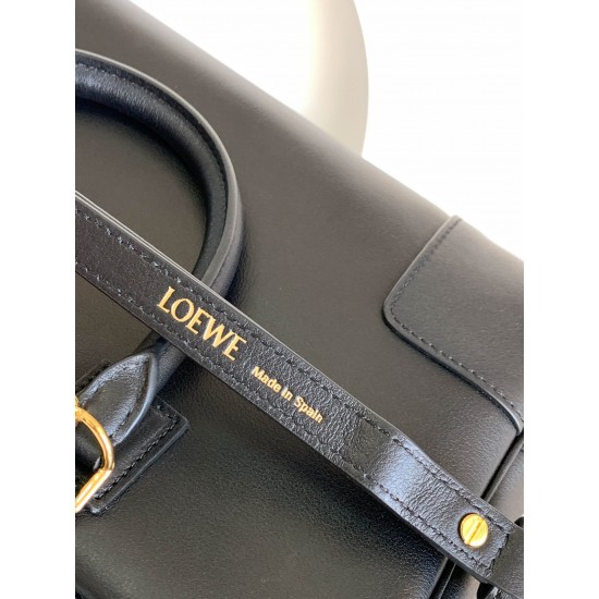 Lowe handbag bag size:28*18*11cm