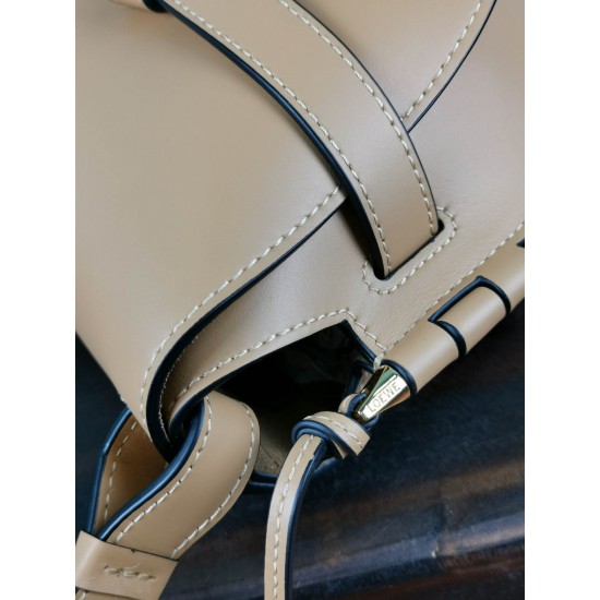 Saddlebag Model: 56t21 Size: 20*19*11.5cm