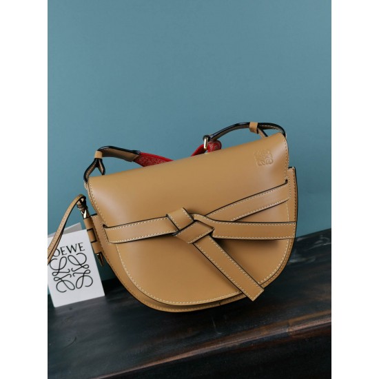 Saddlebag Model: 56t21 Size: 20*19*11.5cm