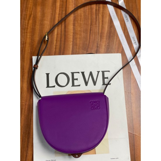 Calfskin bag Size: 19.5 × 8.5 × 16.5 cm