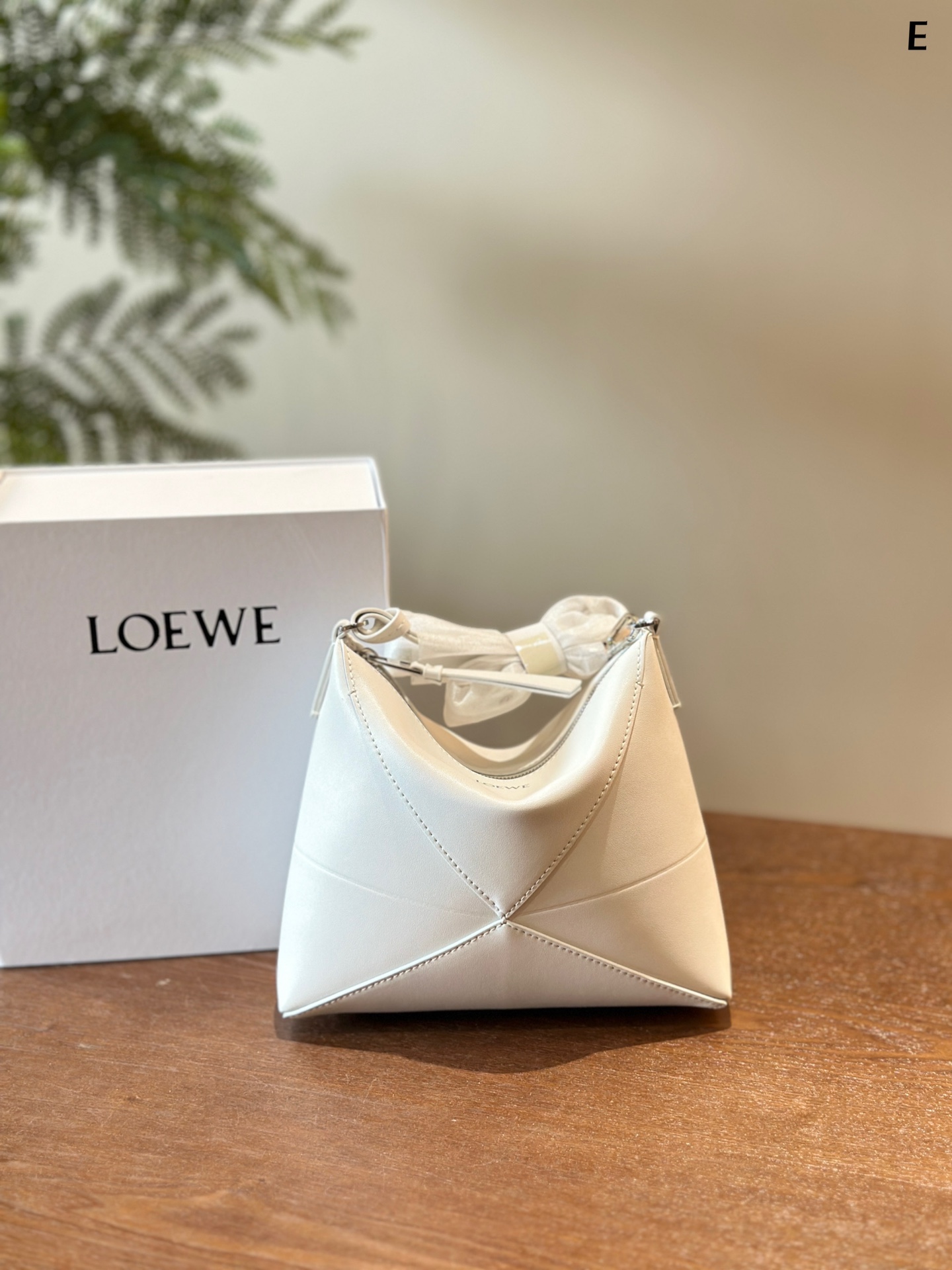 Puzzle Fold pouch in shiny nappa calfskin