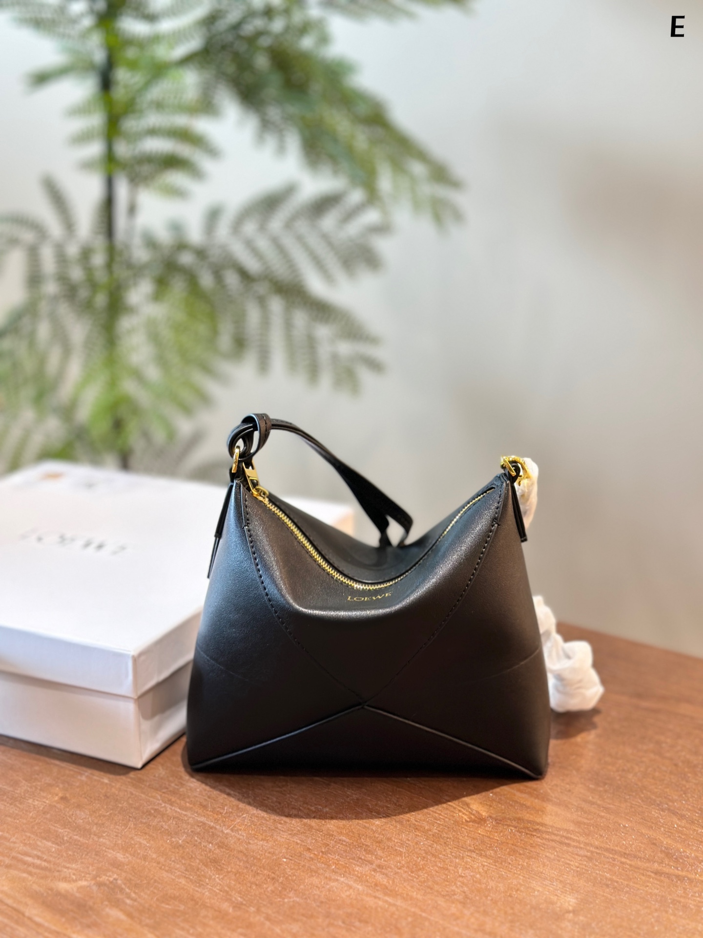Puzzle Fold pouch in shiny nappa calfskin