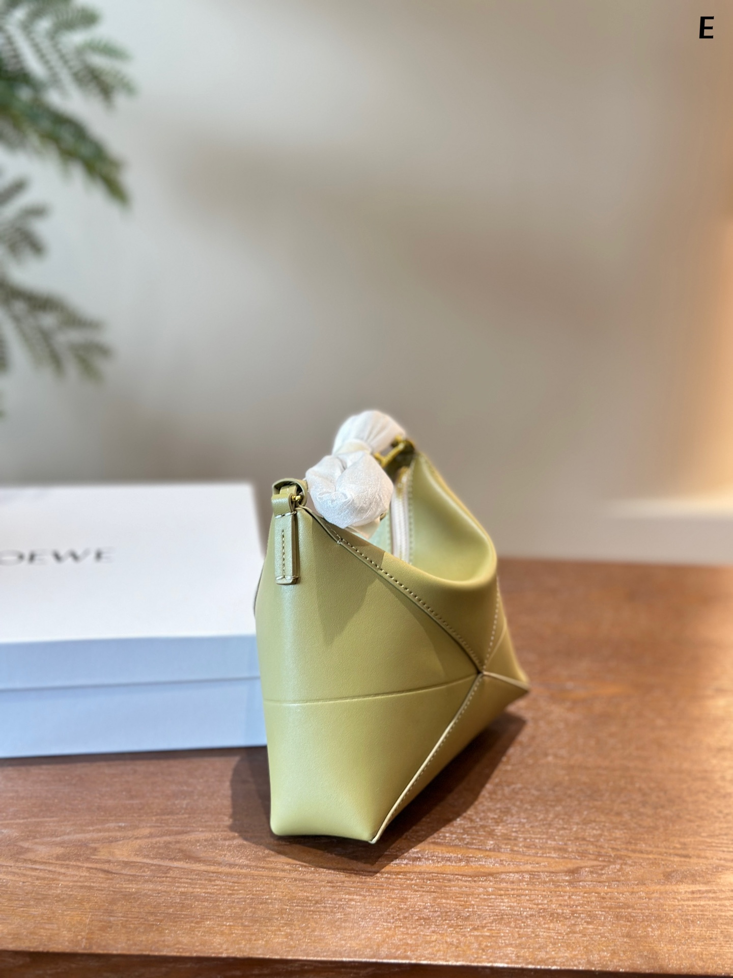 Puzzle Fold pouch in shiny nappa calfskin