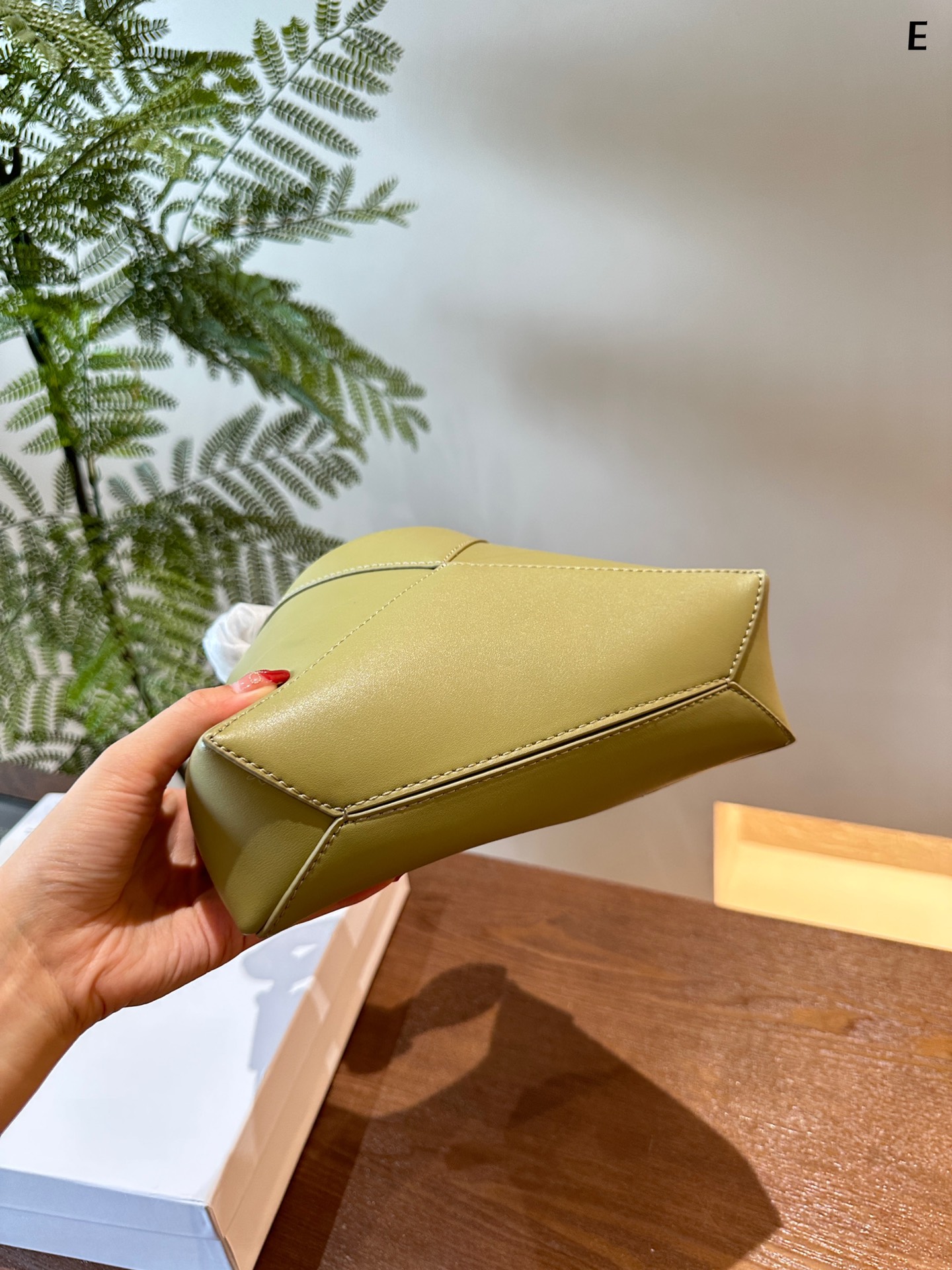Puzzle Fold pouch in shiny nappa calfskin