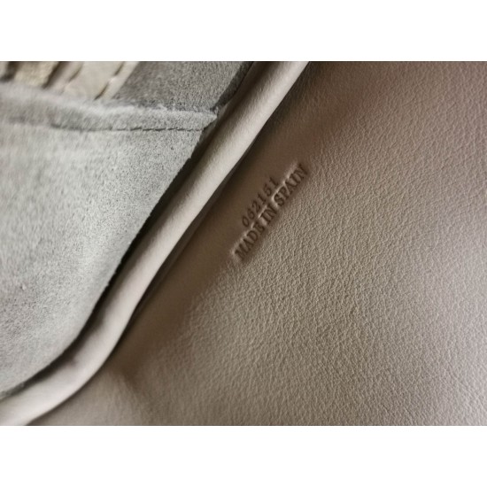 Model: 204 Slate Chestnut size: 19-18-11Amazona