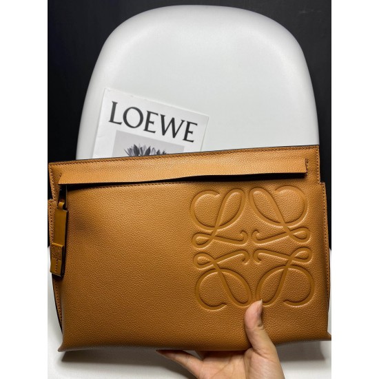 Loewe Size: 29.5x20cm Model: 3040