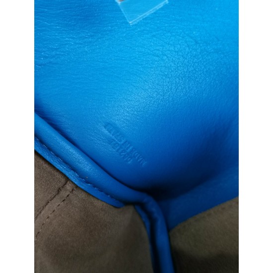 Model: 204 Lake Blue size: 19-18-11Amazona