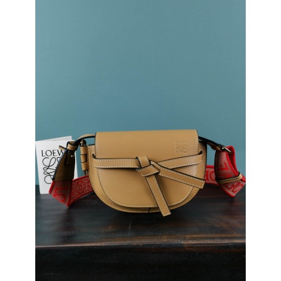 Saddlebag size: 21 × 12.5 × 9 cm