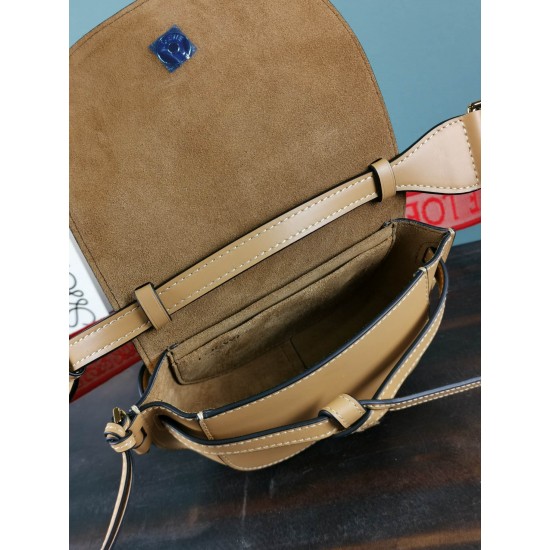 Saddlebag size: 21 × 12.5 × 9 cm