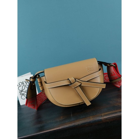 Saddlebag size: 21 × 12.5 × 9 cm