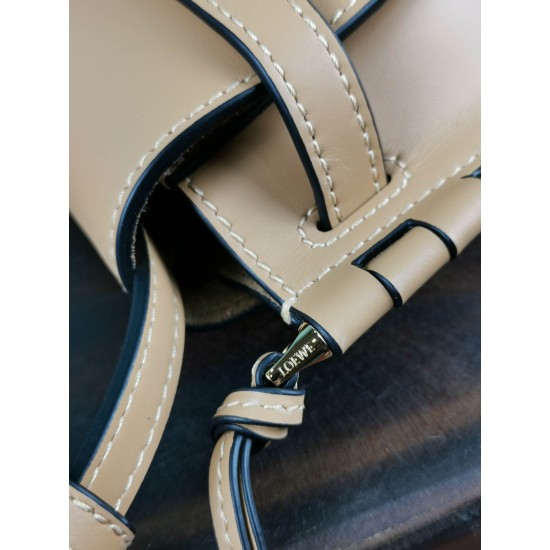 Saddlebag size: 21 × 12.5 × 9 cm